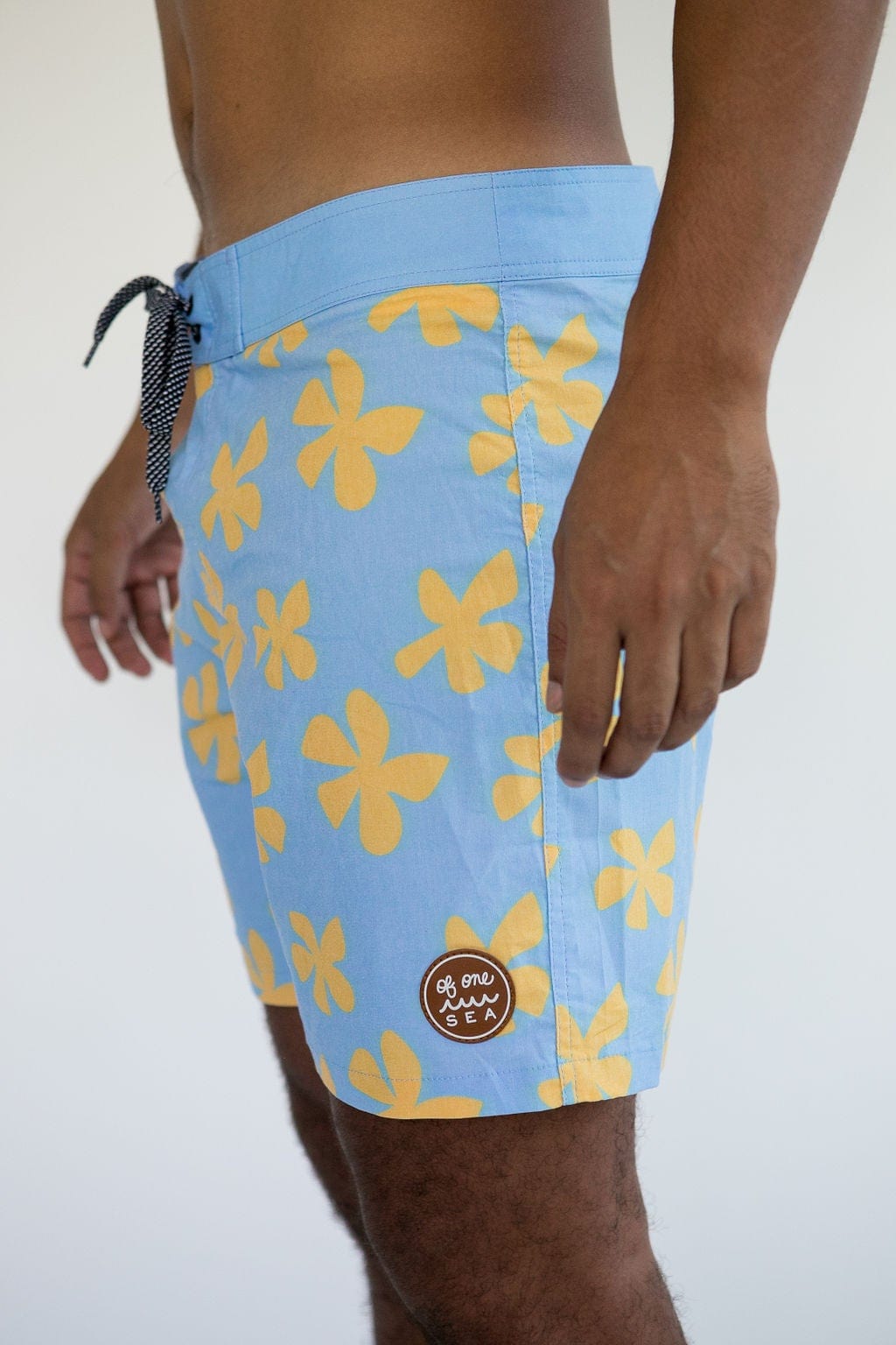 Men's Townshort in Light Blue Plumeria