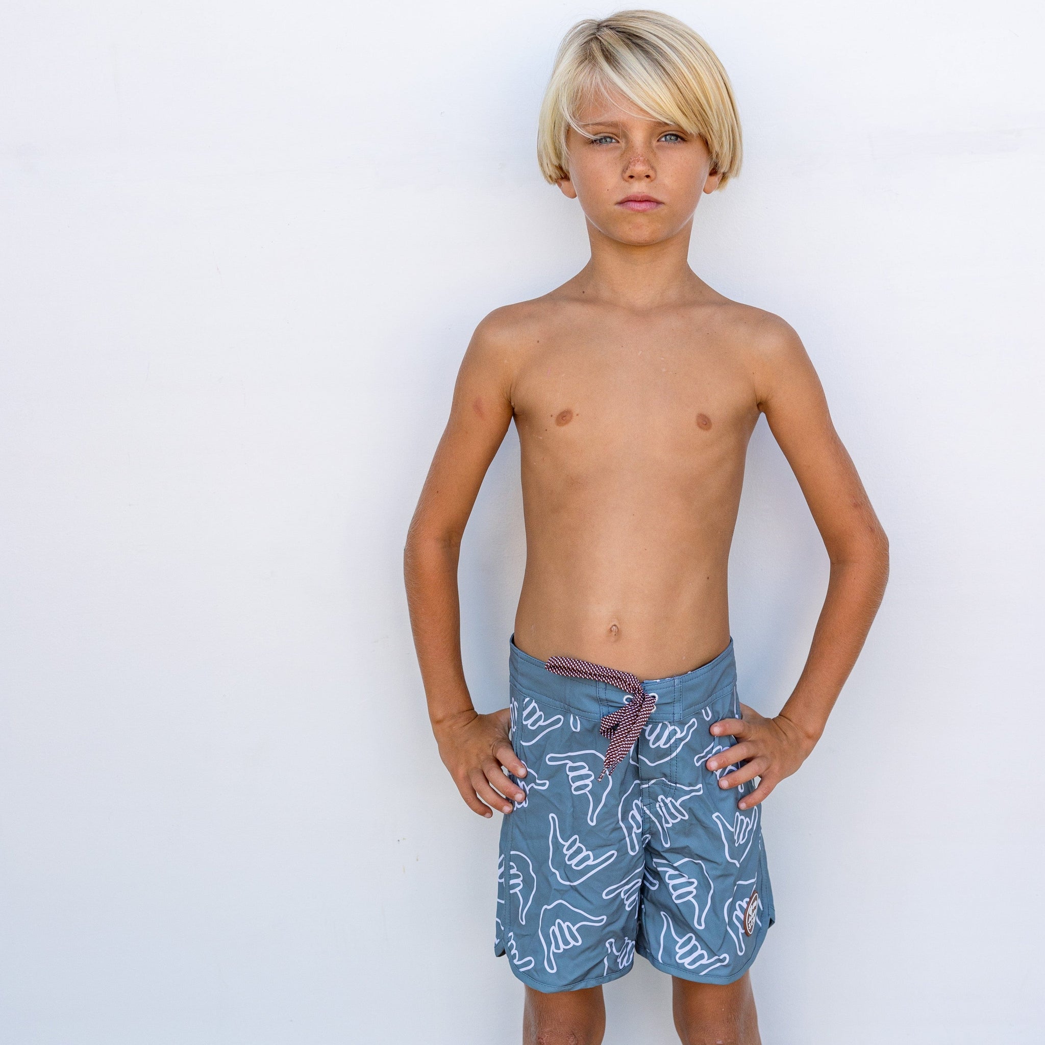 Kid’s Retro Boardshorts in Slate Gray Shaka