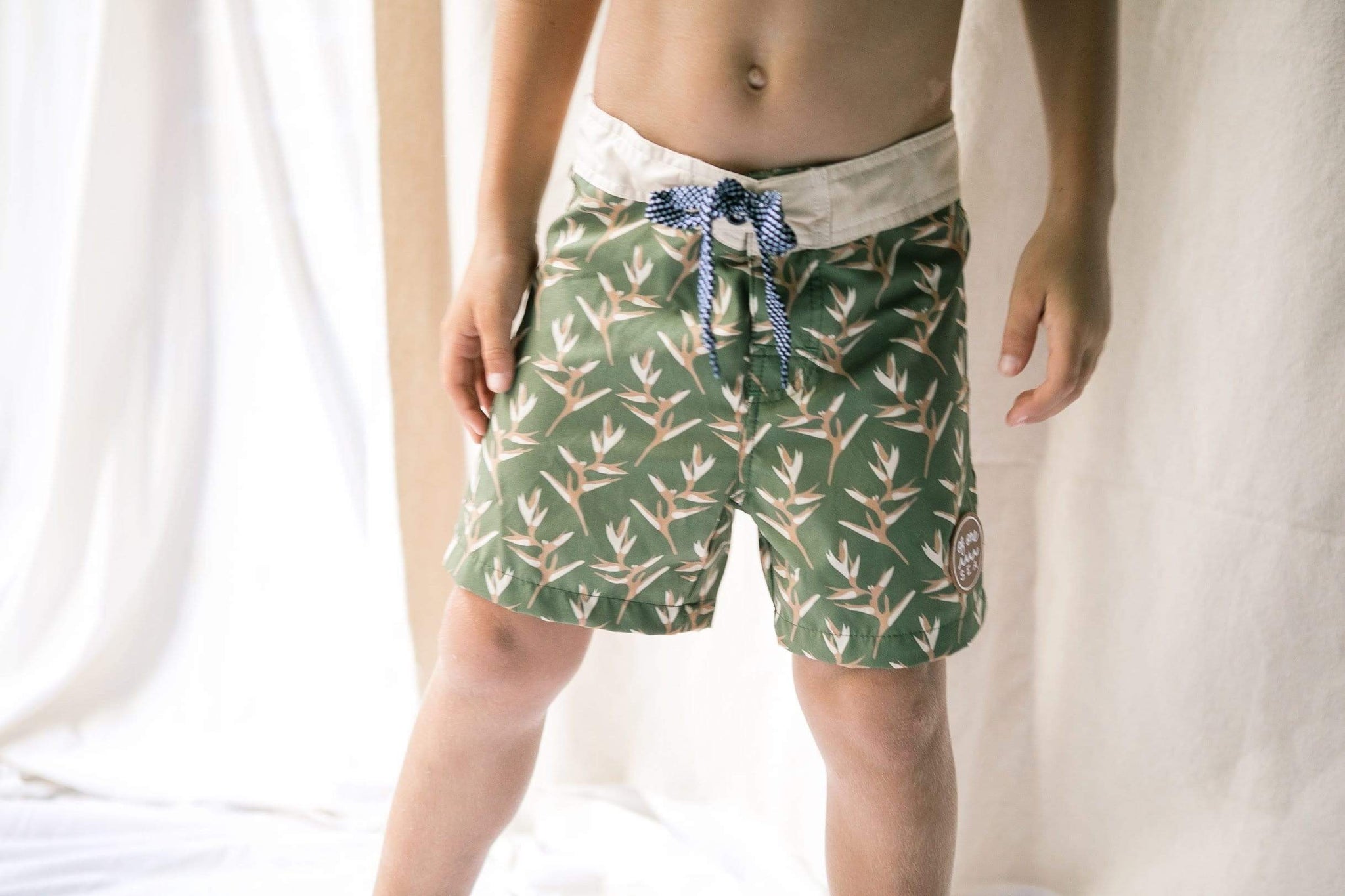 Kid’s Townshorts in Torch Ginger Green Seagrass